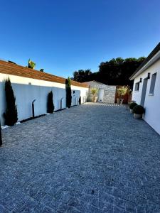 Villa avec piscine, spa & jardin proche Bordeaux