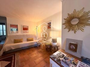 Sous lIF du marquis, villa with private pool