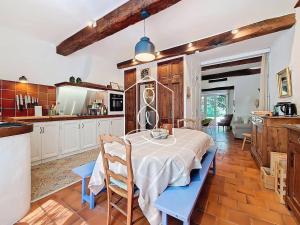 Sous lIF du marquis, villa with private pool