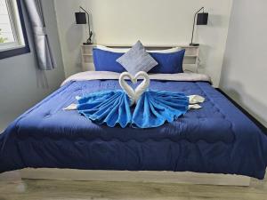 Beautiful Private New Villa 400m To Beach Sleeps 7