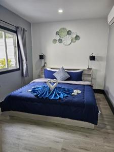 Beautiful Private New Villa 400m To Beach Sleeps 7