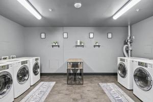 Blueground Columbia City gym wd nr park SEA-788