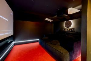 Oraya Suite - Private Movie Theater & Spa -