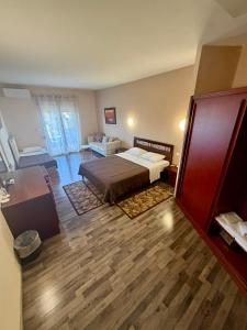 Kornilios Istron Hotel