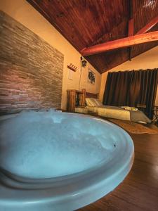 Chalés com Hidromassagem e Lareira em Visconde de Mauá, Prox Pedra Selada, Pousada Leal Chalés