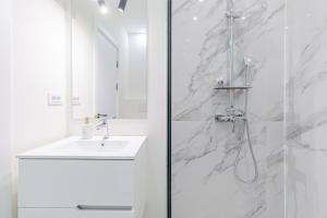 Luxury Brand New ApartHotel with Studios in Brasov