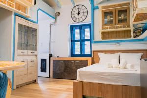 ELPIDA Suites - Mandra, Greece