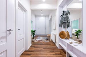 Prague Days - Two-Bedroom Apartment with Work Space and AC in Vinohrady