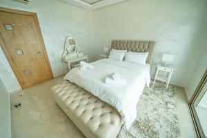 Luxurious 4 bedroom Beachfront