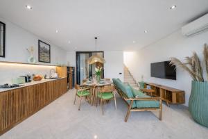 Townhouse T2 - Stay in Ubud with Pool and Balcony