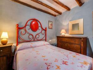 Holiday Home with Garden and shared pool