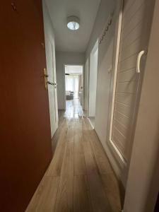 Golden Warsaw - 10 Guests Apartment in Mennica Residence