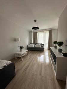 Golden Warsaw - 10 Guests Apartment in Mennica Residence