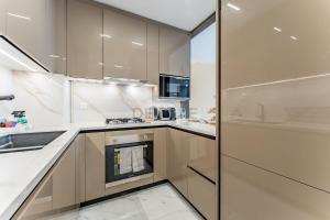 Community View 1BR, Perfectly Located Near the Park, Just a Short Drive Away from Dubai Top Tourist Attractions, Adhara Star, Arjan by Deluxe Holiday Homes