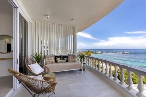 Clifton YOLO Spaces - Clifton Beachfront Apartments