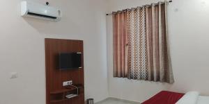 Raj Niwas Resort