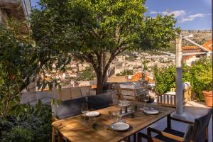Nerolika Dubrovnik - Magnificent Terrace House by Irundo