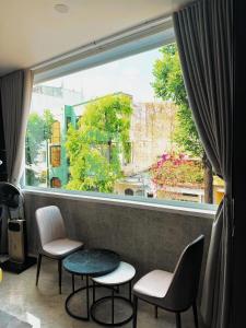 Khánh Nguyễn Luxury, Fully furnished studio apartment with street view