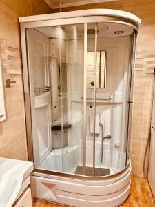 Acropolis Modern Apartments free parking,free pet hosting,Netflix