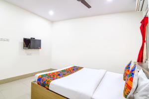 FabHotel Vhyom Sky Palace