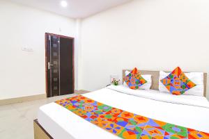 FabHotel Vhyom Sky Palace