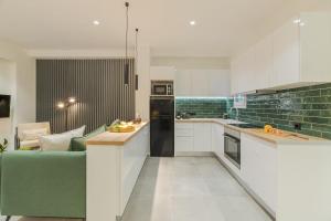 Peacefull Family APT W Sunny Balcony in Kallithea