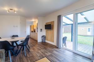 Welcome in - Chalet Zeeland - Camping Duinhoeve | Comfortabel familiechalet | Huisdiervriendelijk