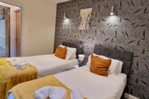 Apt - Sleeps 5 6 - Parking - Train Station Close