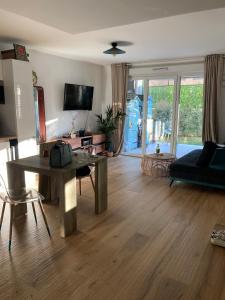 Appartement tout équipé & lumineux - Jardin terrasse et parking privé