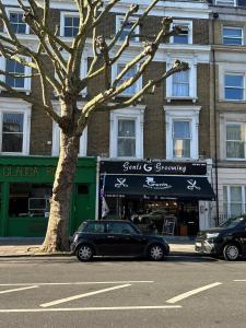 Sunny apartment in the heart of Maida Hill