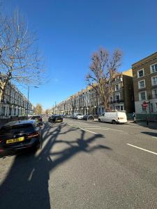 Sunny apartment in the heart of Maida Hill