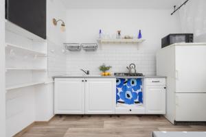 Modern Apartment Near Airport Warsaw Wlochy by Noclegi Renters