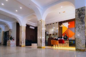 Front One Hotel Mesir Surabaya