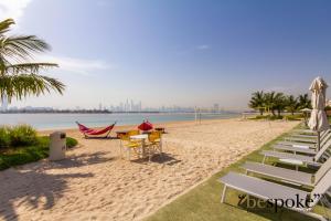 Bespoke Holiday Homes - Elegant 2BR with Terrace in The 8 Palm Jumeirah