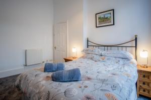 Caldey Island View - 2 Bedroom Apartment - Tenby