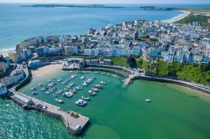 Caldey Island View - 2 Bedroom Apartment - Tenby