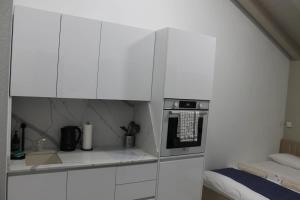 Modernes Studio mit eigenem Bad, Küche & Parkplatz