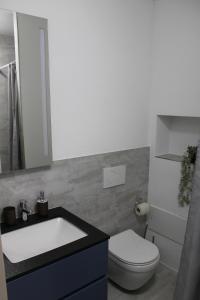 Modernes Studio mit eigenem Bad, Küche & Parkplatz