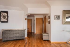 Beachfront Penthouse with Panoramic Ocean-View Terrace VIP Baia