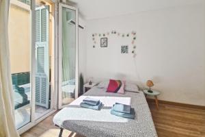 Studio, Downtown, Train Station, WiFi, Air Conditioning