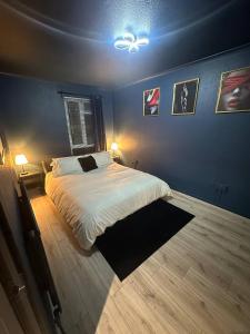 A discreet elegant play space for couples