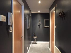 Luxury boutique flat, sleeps 4 wfree parking