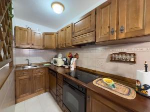 Casa Maripò - town center within walking distance of the lake