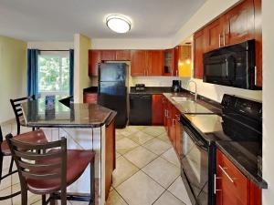 Put-in-Bay Poolview Condo #6