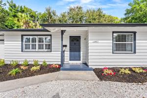 Coastal Cottage Escape Near Siesta Key Beach with Hot Tub - GRAND OPENING