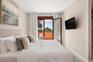 Penthouse with Sea mountain & Golf view