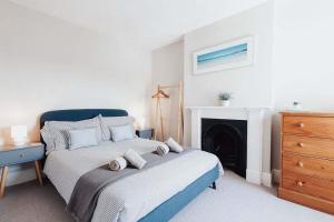 Salterns House - Coastal Escape near Sandbanks