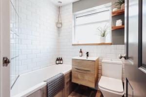 Salterns House - Coastal Escape near Sandbanks