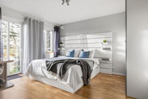 Modern house near Hastevik beach and lovely nature