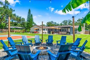 NEW! Spacious, Mini Golf, Heated Pool, Hot tub